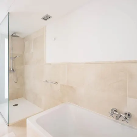 Loft Lori Daire